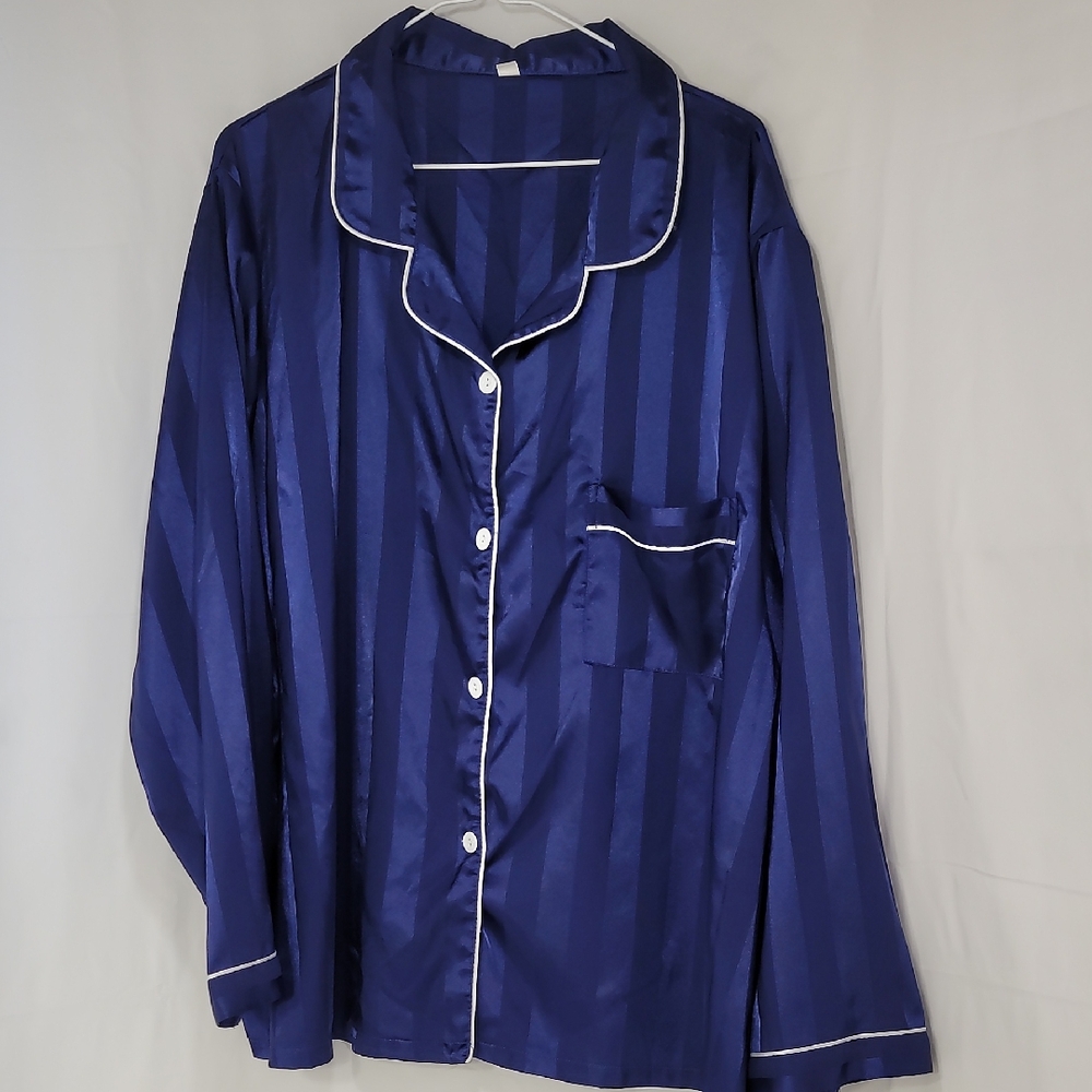 Elegant Blue Satin Pajama Set with Contrast Piping - Picture 1 of 11